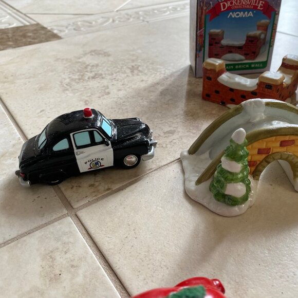 Christmas Village Misc. Pieces, Dept. 56, Lemax - Picture 3 of 7